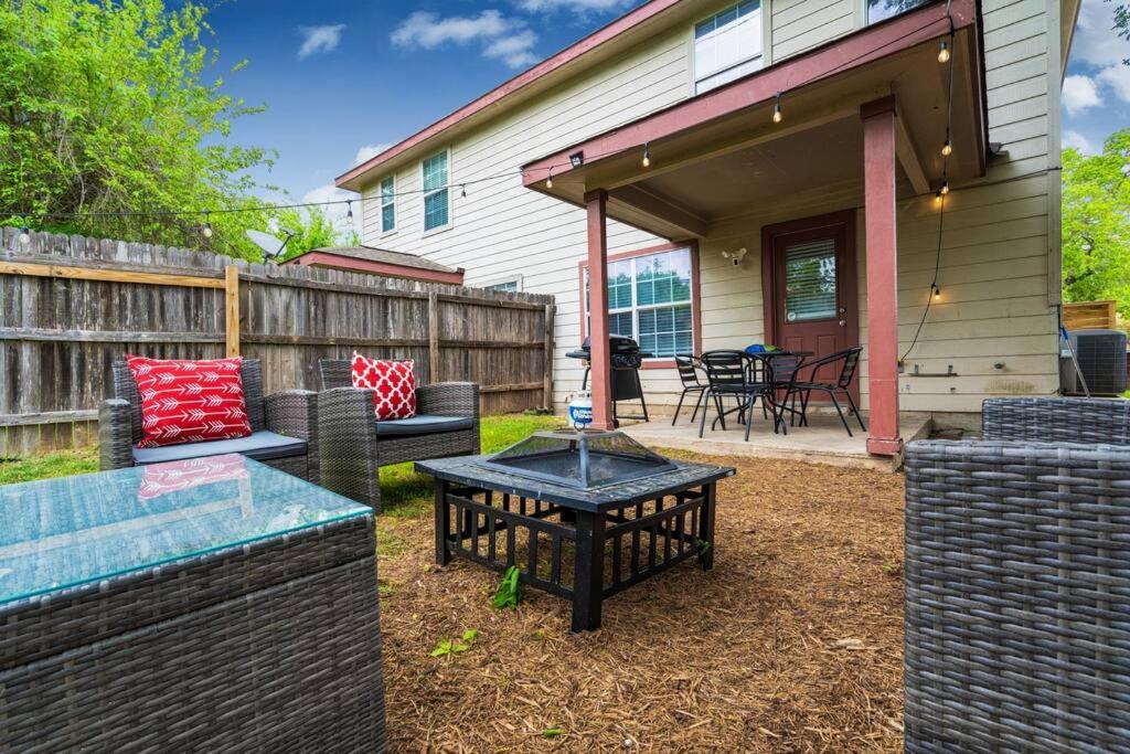 Elegant/4Miles To Downtown/Gameroom & Firepit Austin Extérieur photo